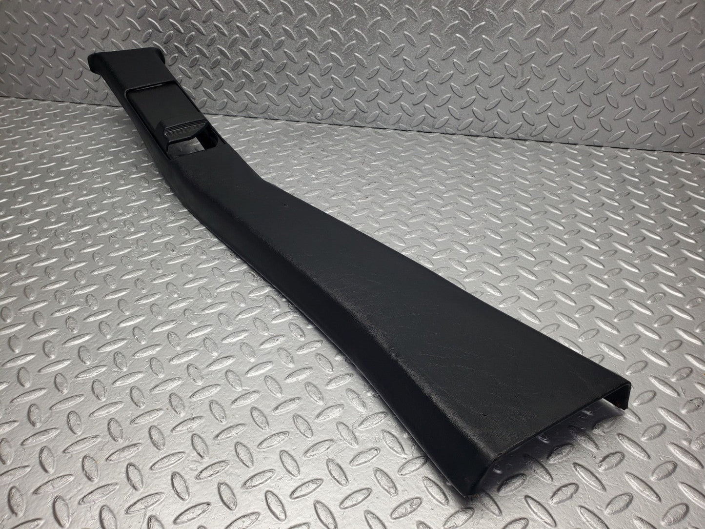 W201 Baby Benz b pillar cover left used OEM