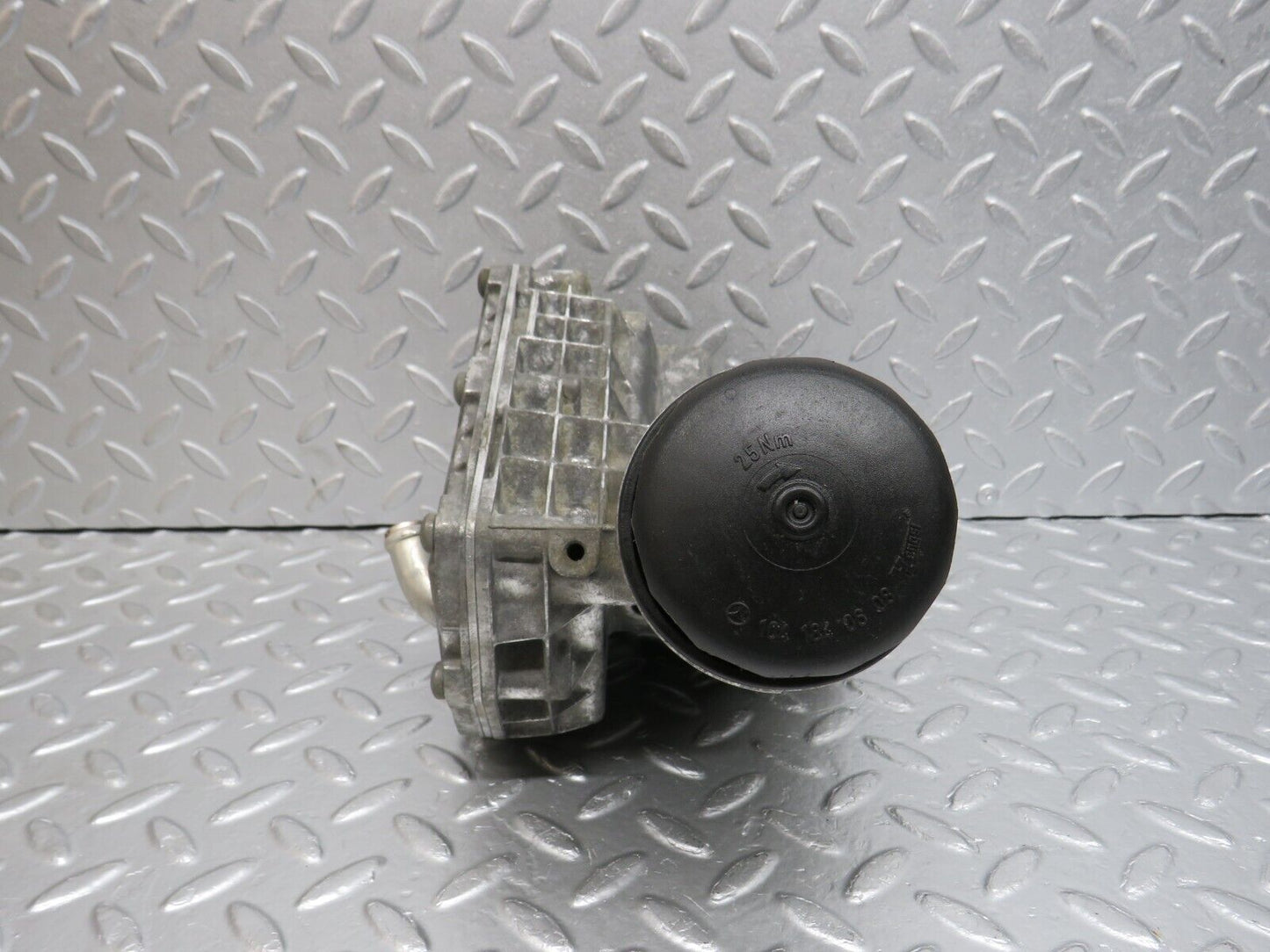 39789 Mercedes-Benz R129 320SL Coupe Oil Filter Housing 1041840095 1041845302 1041840608
