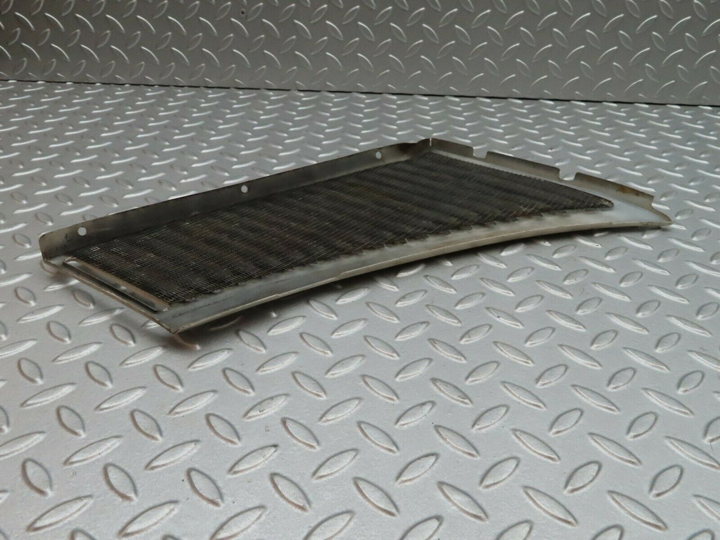 4984 Mercedes-Benz R107 350SL Air Intake Grill Left Side