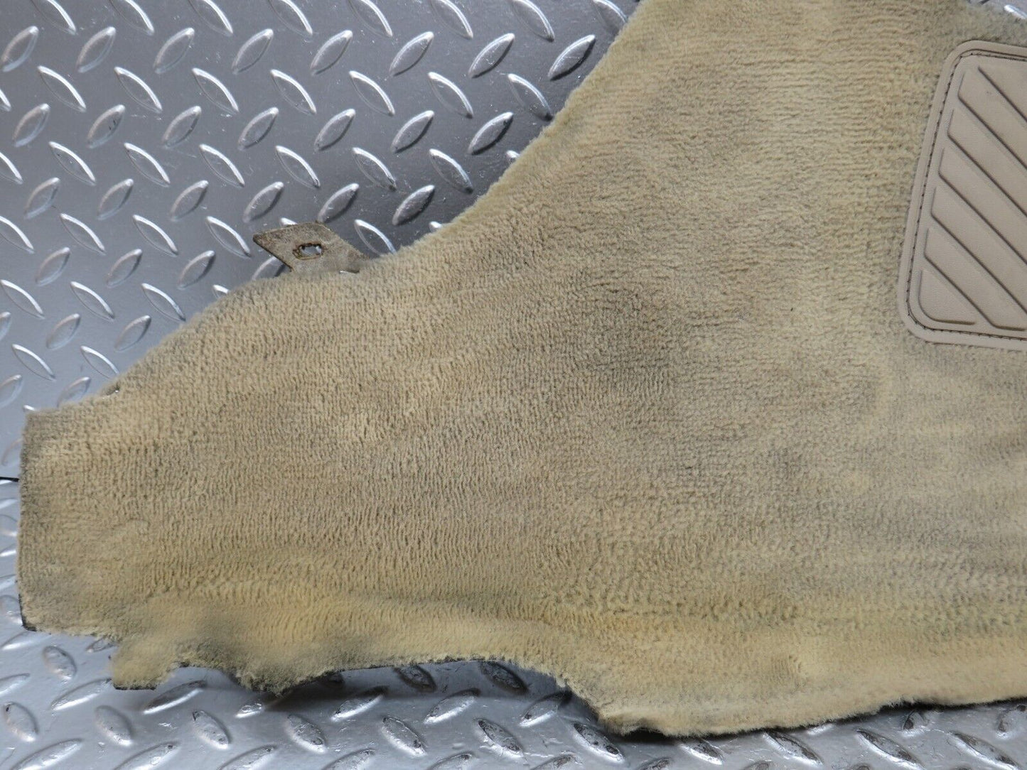 27628 Mercedes-Benz S124 300TE Wagon Centre Console Carpet Right Side Beige