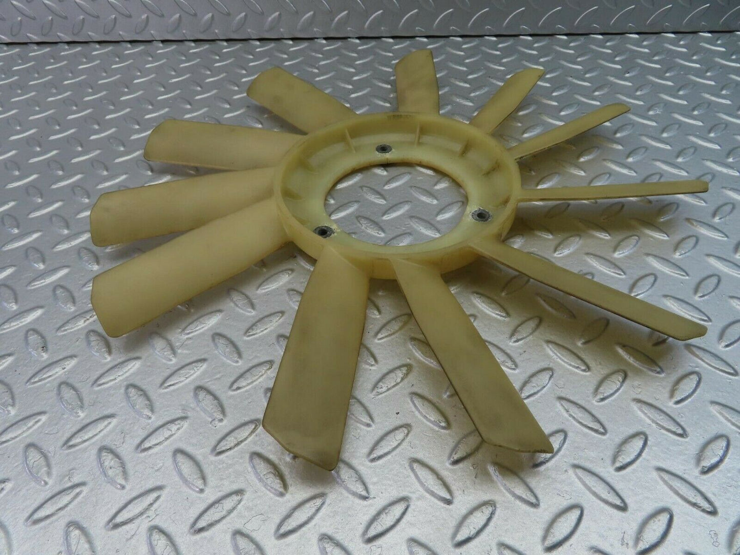 9824 Mercedes-Benz C123 280CE Coupe Engine Cooling Fan 1102050106