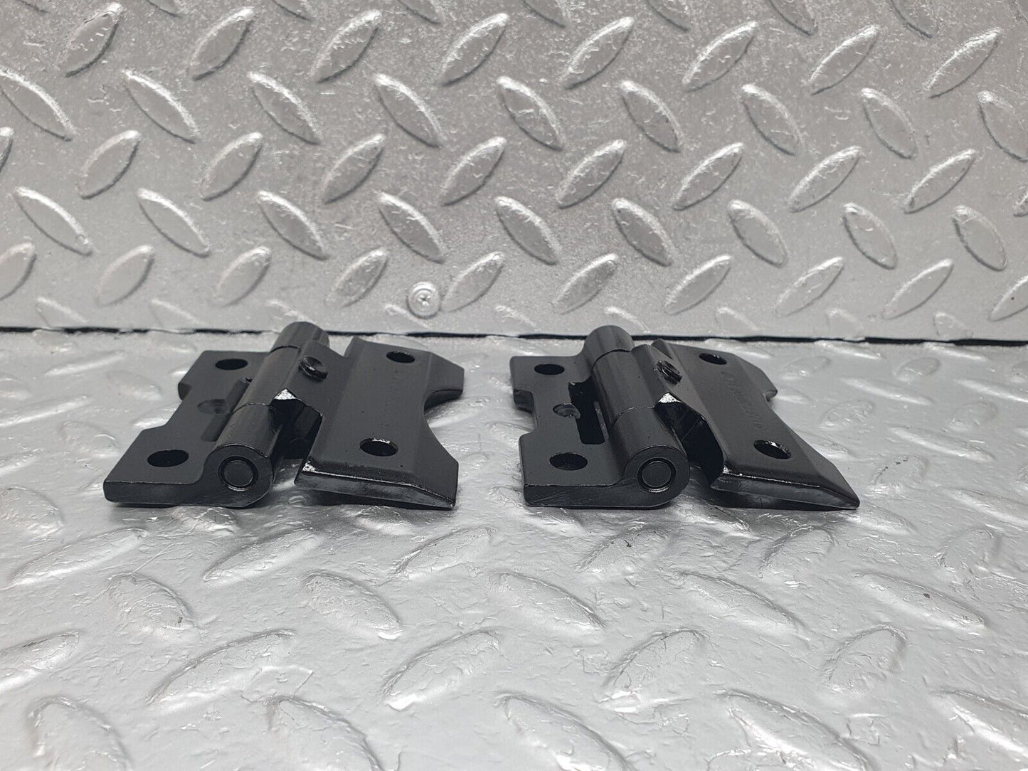 43932 Mercedes-Benz C123 230CE Coupe Door Hinge Pair Right Side 1237200037