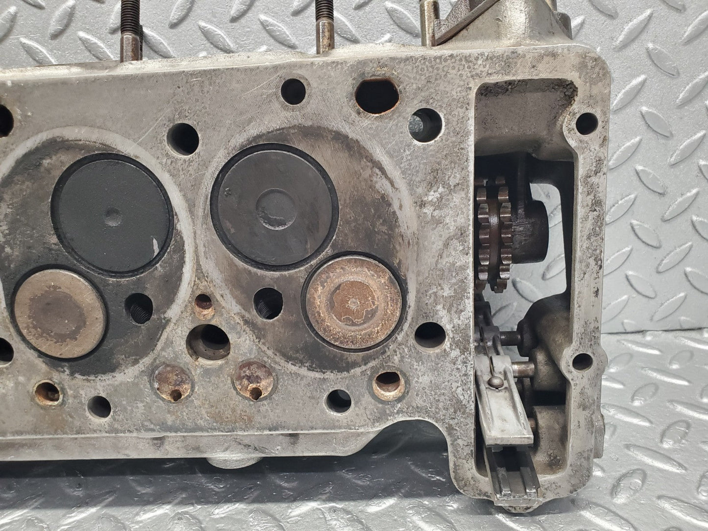 W112 cylinder head used OEM