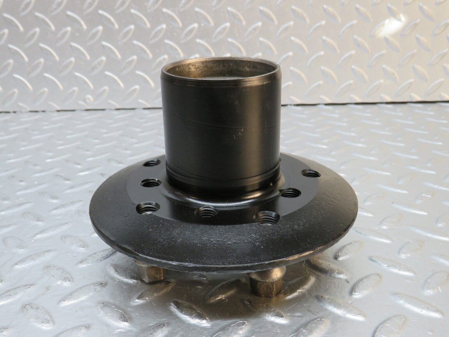 32268 Mercedes-Benz W108 280SE Front Wheel Hub