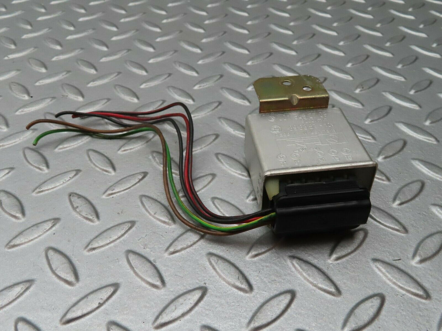 4189 Mercedes-Benz S123 200T Wagon Fuel Pump Relay 0015452705