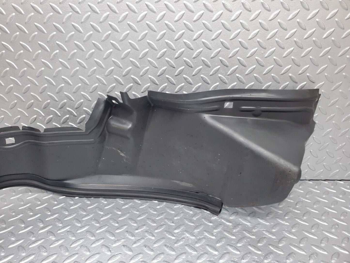 44876 Mercedes-Benz W124 220E Front Right Inner Fender Wing Splash Guard 1248840835