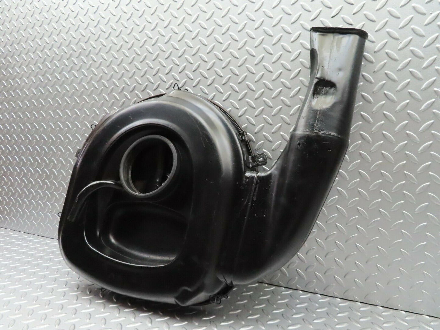5188 Mercedes-Benz R107 350SL Air Filter Housing 4517485106