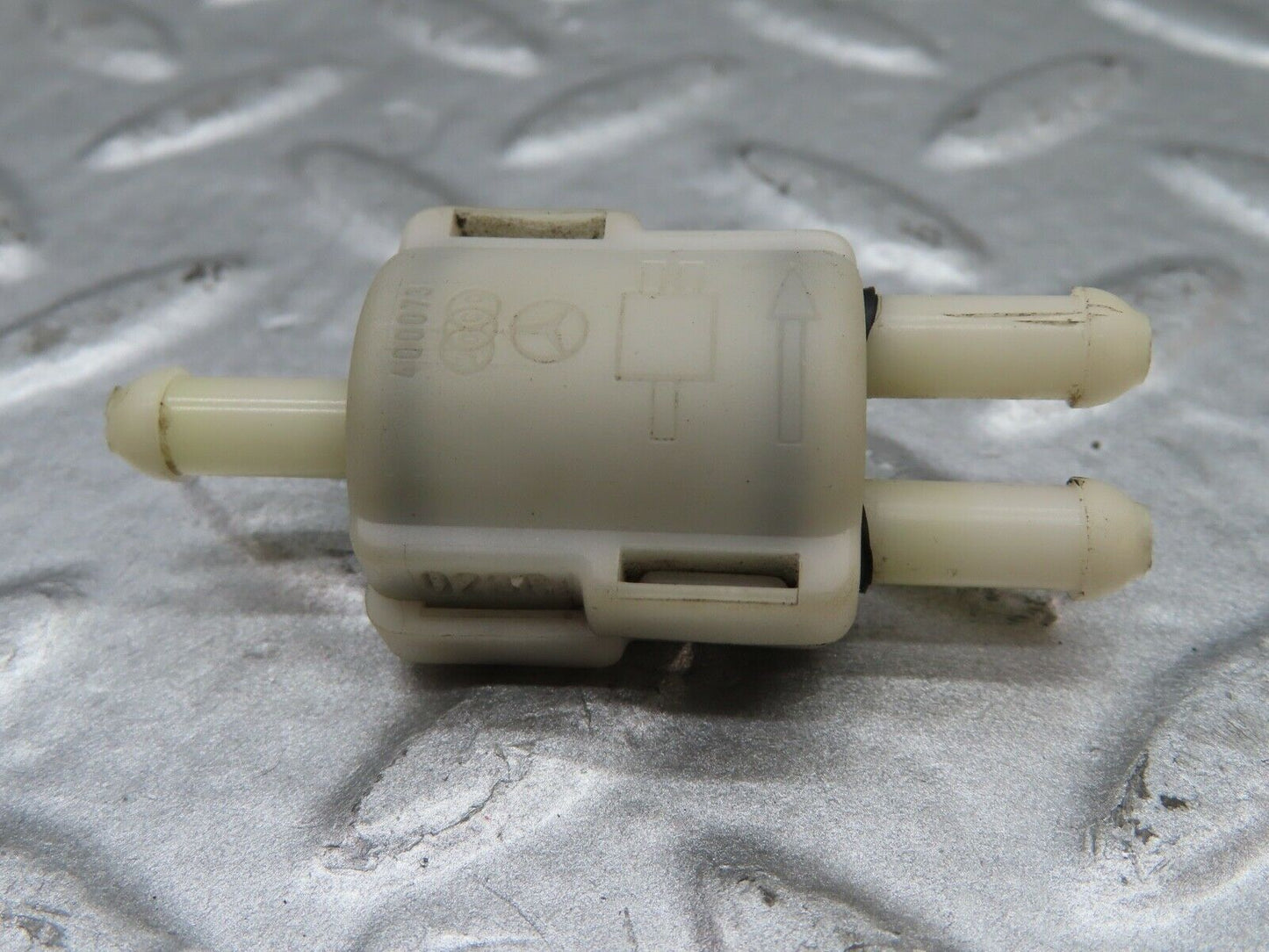 20048 Mercedes-Benz R129 300SL Coupe Windscreen Washer Fluid Distributors
