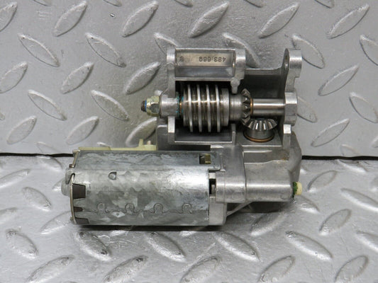 37989 Mercedes-Benz A124 320E Cabriolet Steering Column Adjustment Motor 1264600325
