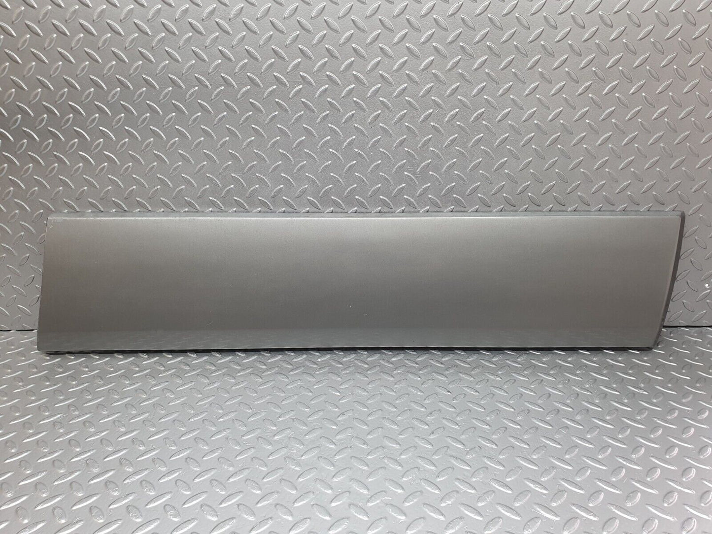 42875 Mercedes-Benz W201 190 Front Right Door Moulding Trim 2016905640