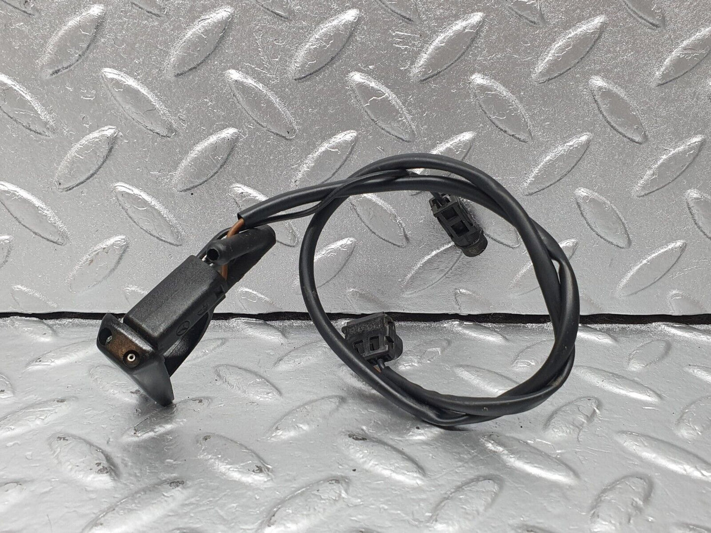 42367 Mercedes-Benz R129 320SL Coupe Windscreen Washer Nozzle