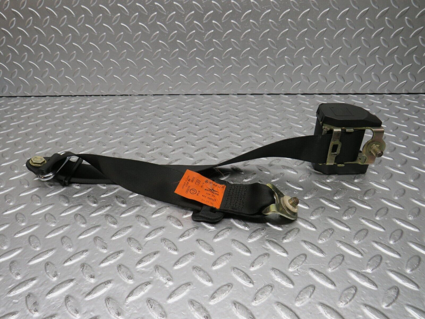 31585 Mercedes-Benz W201 190LE 1.8L Rear Seat Belt Set With Buckles 2018604285