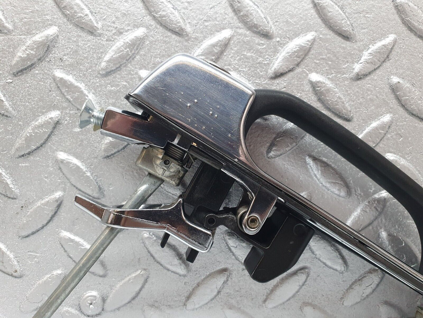 43969 Mercedes-Benz C123 230CE Coupe Left Door Exterior Handle No Key