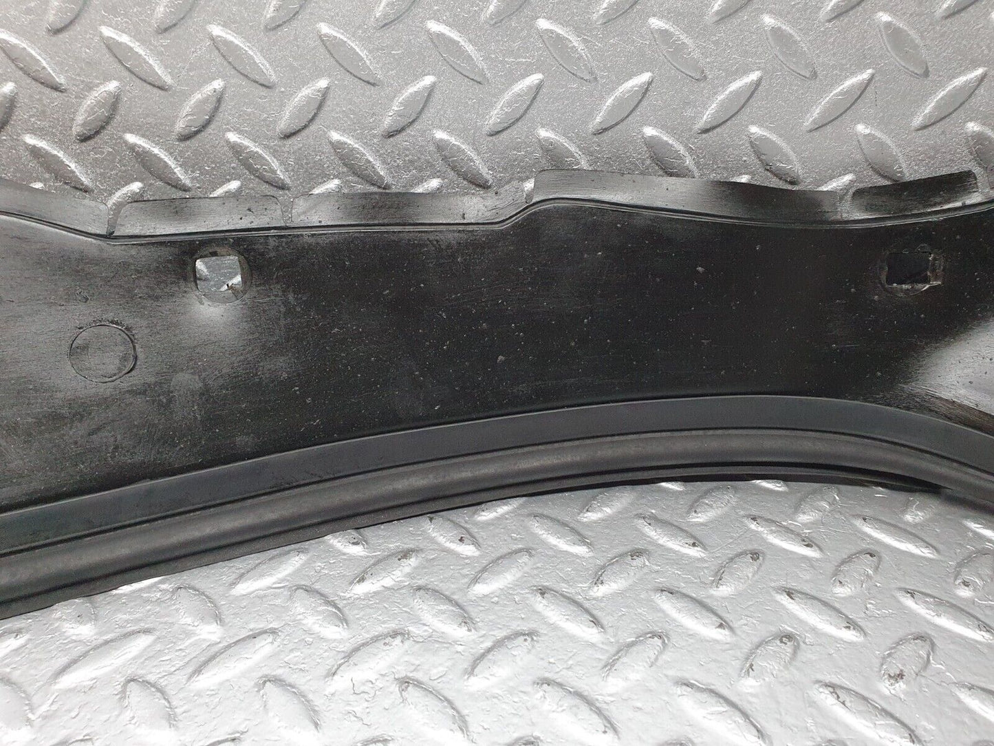 41931 Mercedes-Benz W202 C200 Front Left Inner Fender Splash Guard 2026980130
