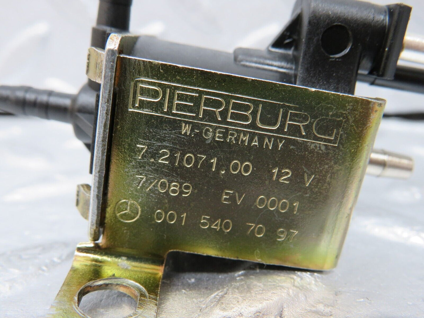 37008 Mercedes-Benz C126 420SEC Coupe Vacuum Control Valve Pierburg 0015407097