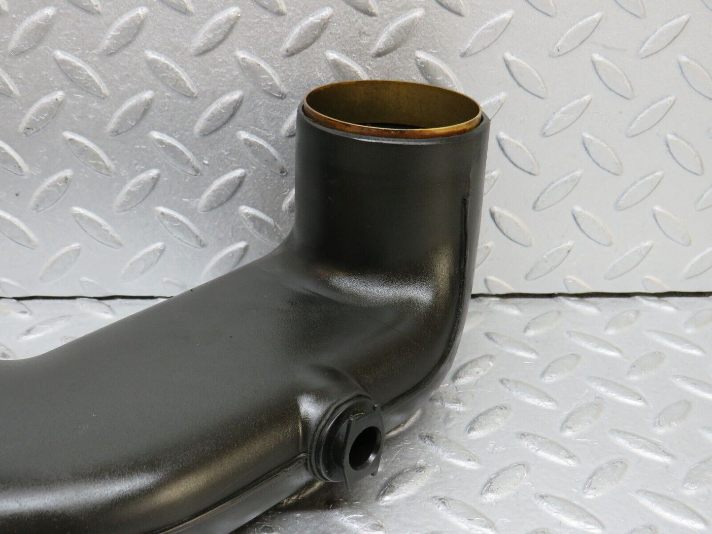 37819 Mercedes-Benz A124 320E Cabriolet Air Intake Pipe 1041412204