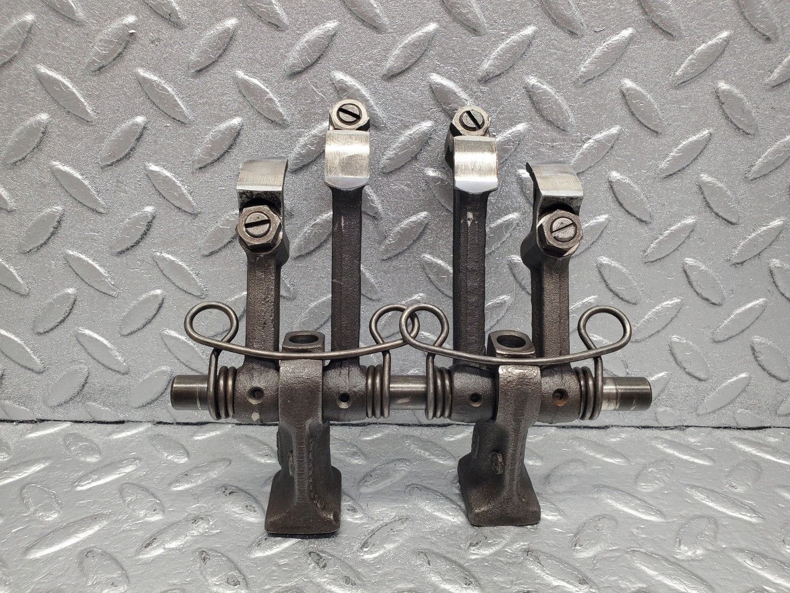 W112 rocker arm support arm and shaft used OEM