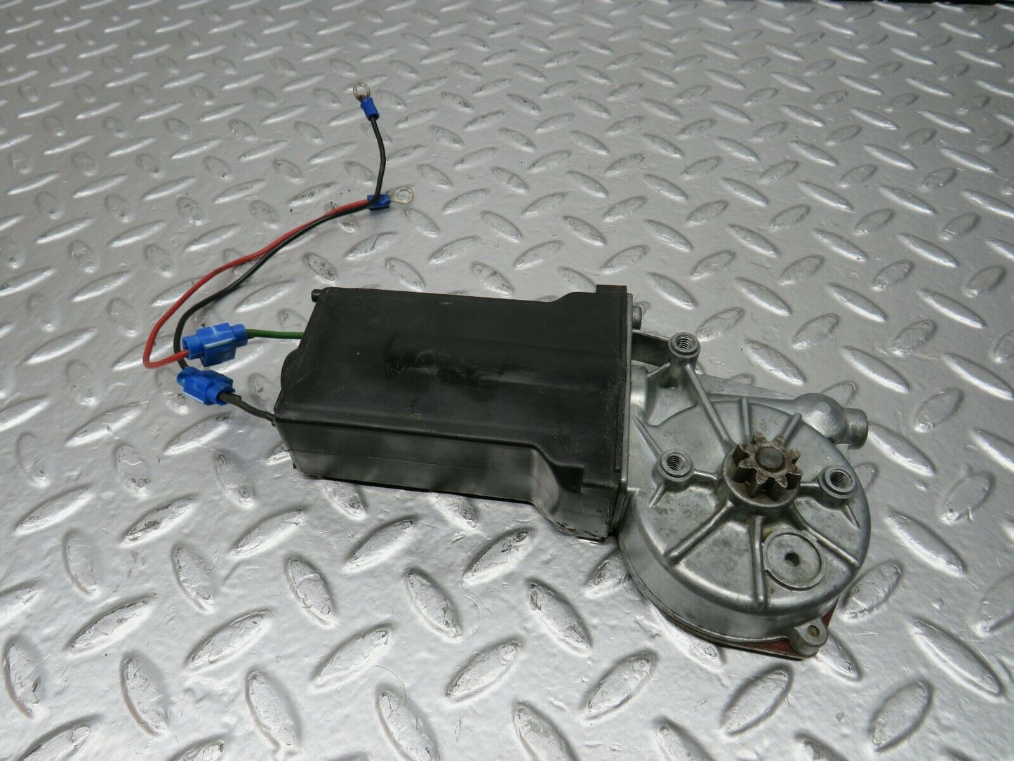 24558 Mercedes-Benz W108 Window Regulator Motor Front Right 0132001102
