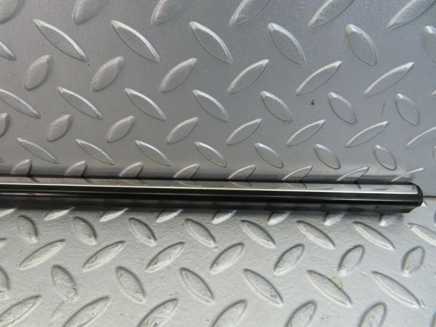10244 Mercedes-Benz W123 Rear Left Door Centre Moulding Trim