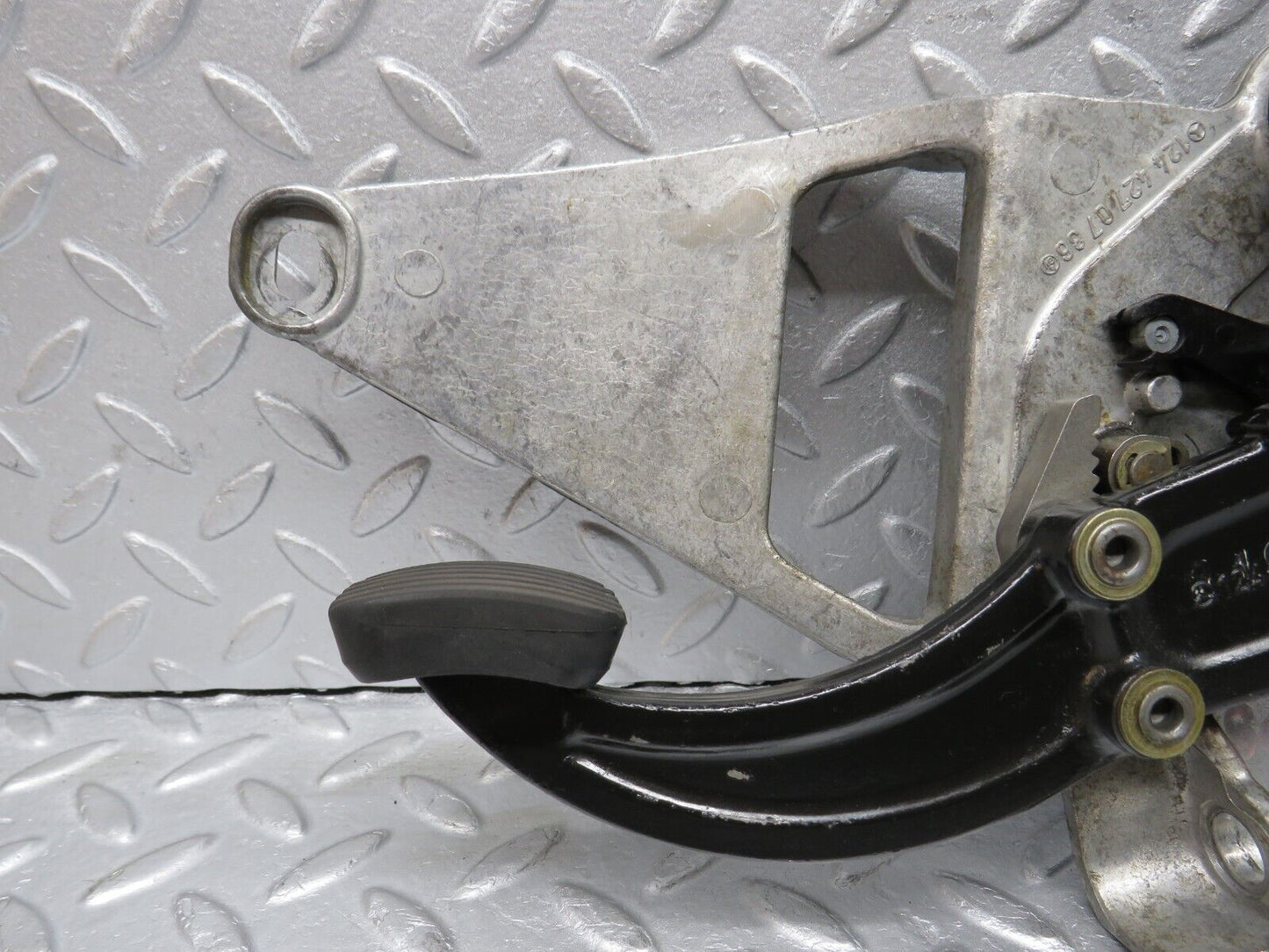38032 Mercedes-Benz A124 320E Cabriolet Parking Brake Pedal 1244270801 1244270736