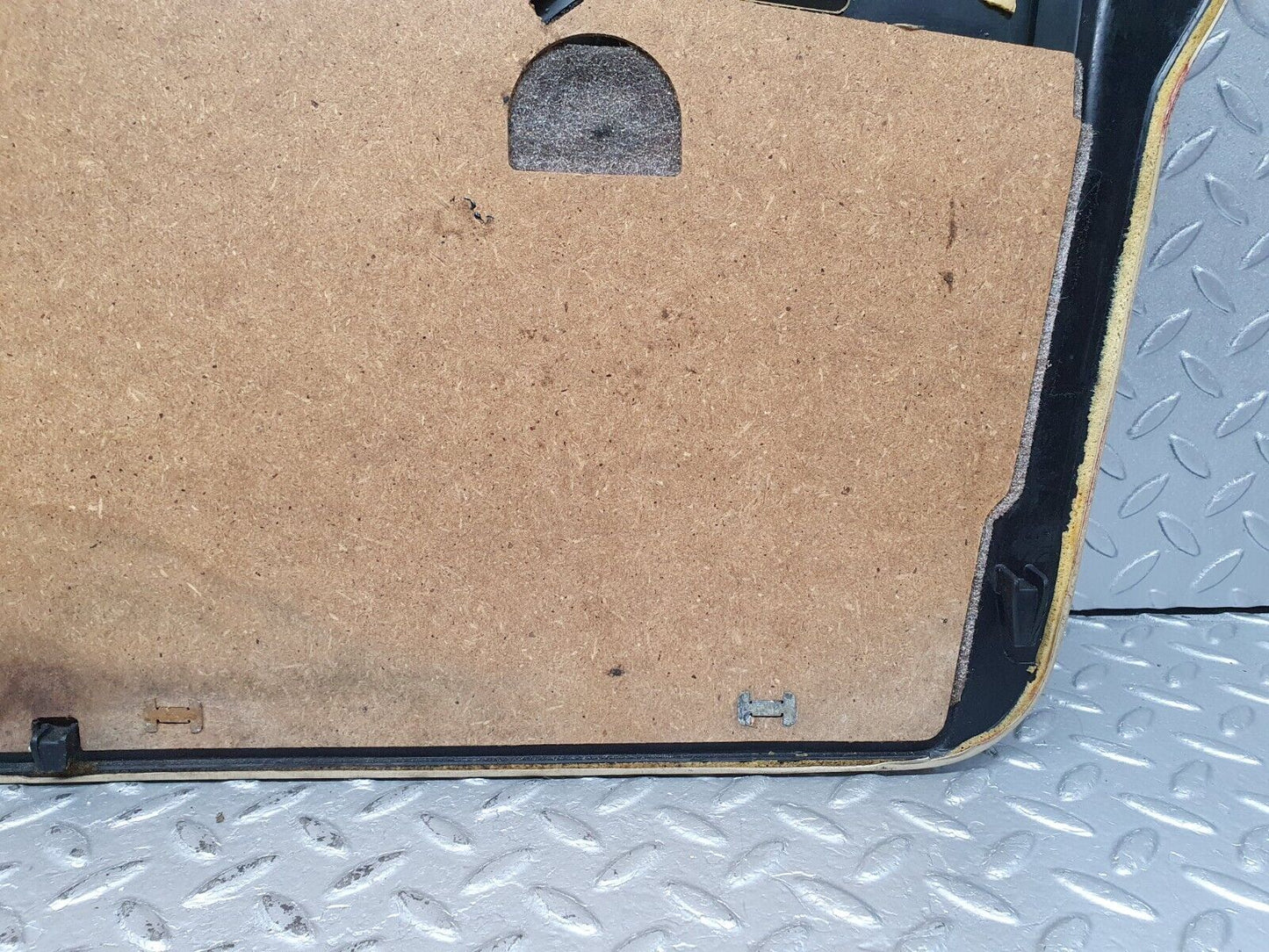 41121 Mercedes-Benz W126 300SE Front Left Door Card Beige 1267270170
