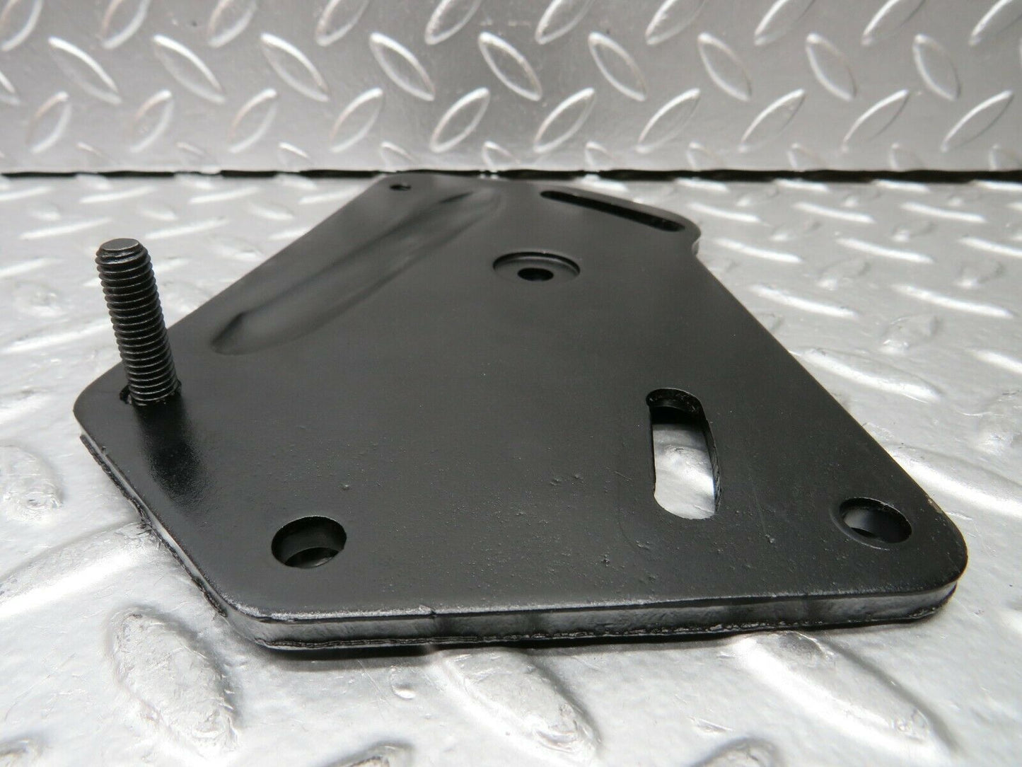 22874 Mercedes-Benz C107 450SLC Coupe Power Steering Pump Bracket
