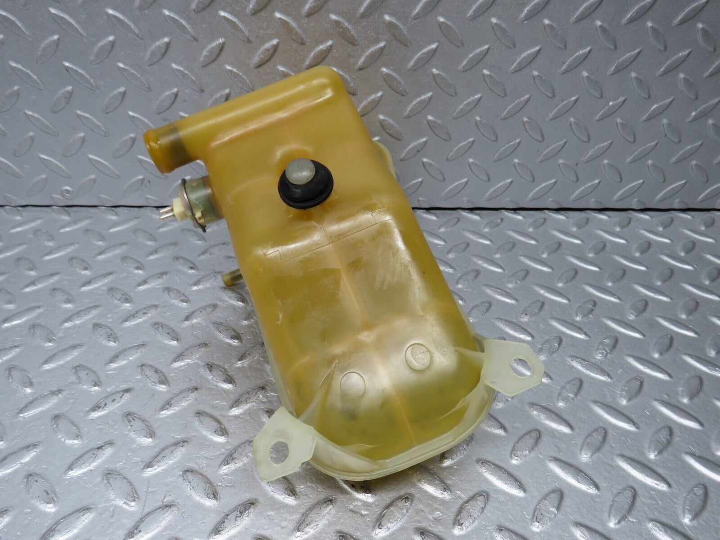 39041 Mercedes-Benz W201 190E Coolant Reservoir Tank No Cap 1245000649