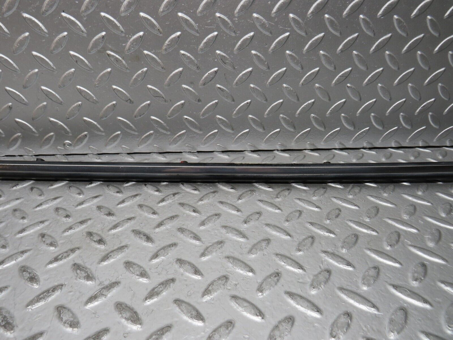 28621 Mercedes-Benz W123 280E Rear Left Fender Centre Moulding Trim