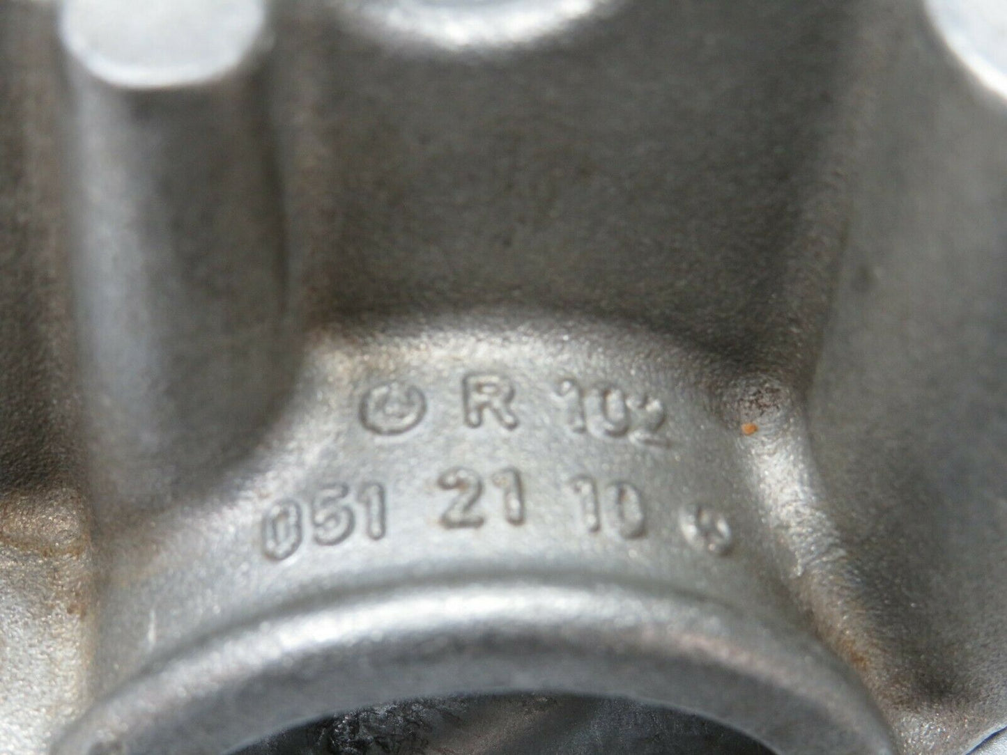 23071 Mercedes-Benz C123 230CE Coupe Rocker Arms Camshaft Bearing Block 1020512110