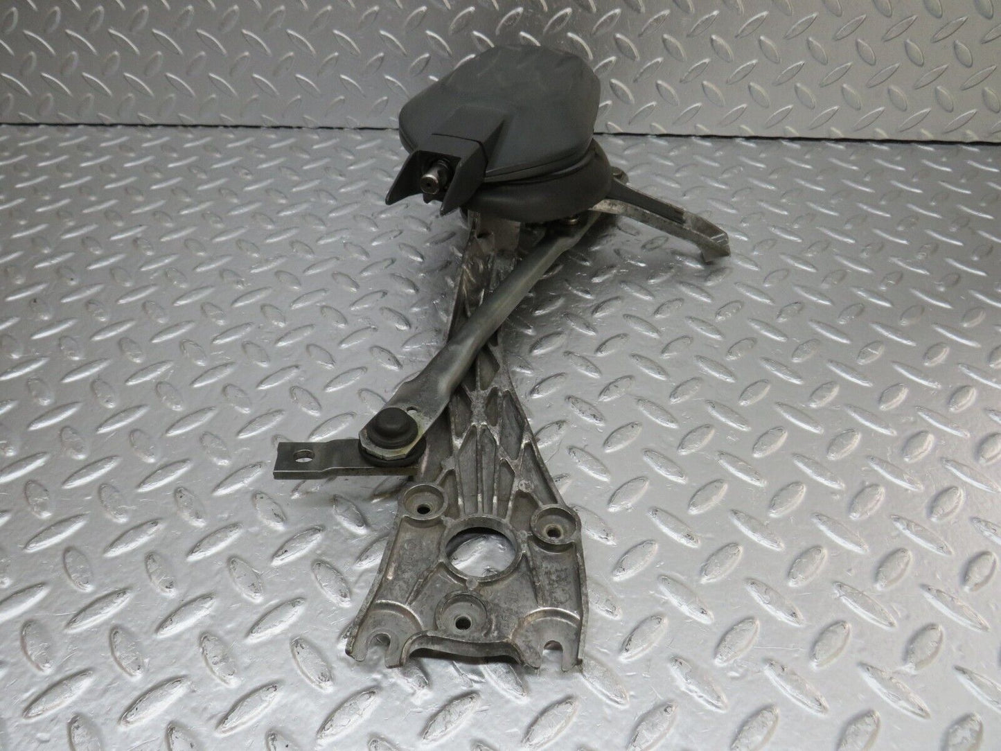 34165 Mercedes-Benz W124 260E Wiper Mechanism Linkage Bosch