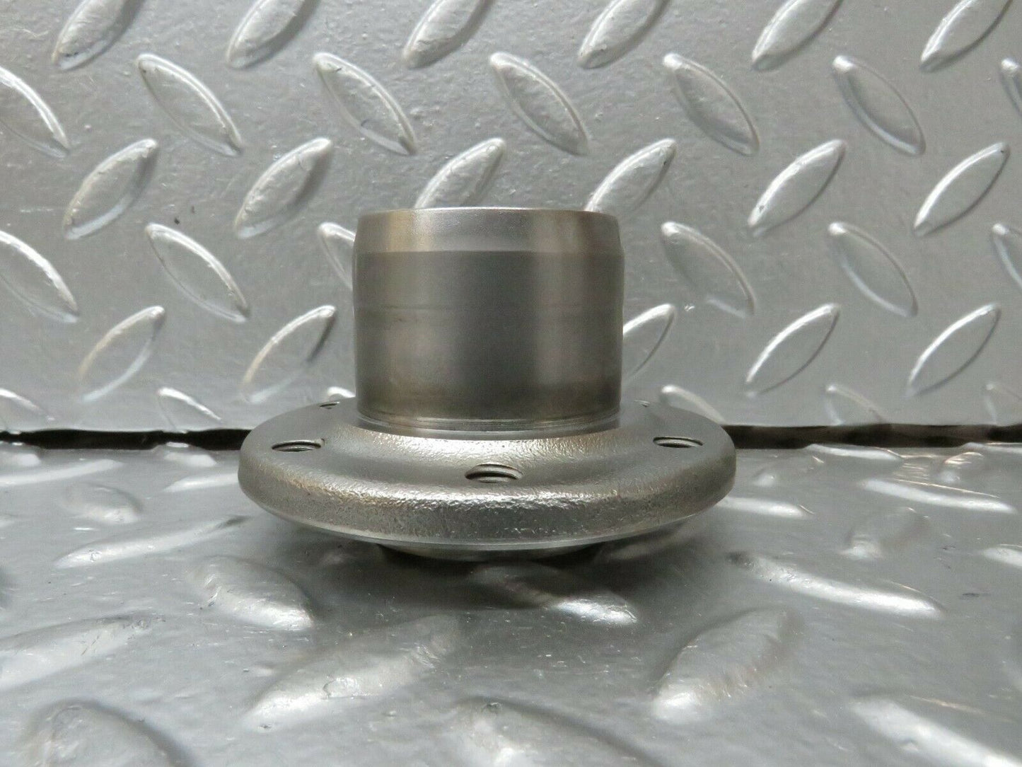 23899 Mercedes-Benz C107 450SLC Coupe Crankshaft Sleeve Hub