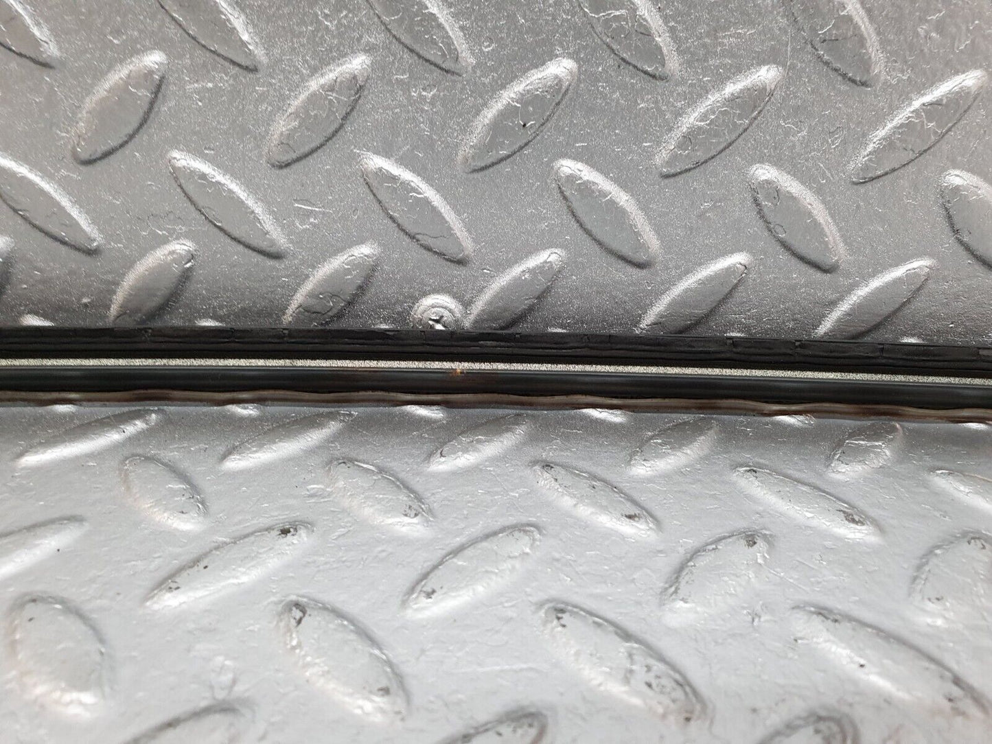 41717 Mercedes-Benz W124 200E Front Windscreen Top Moulding Trim