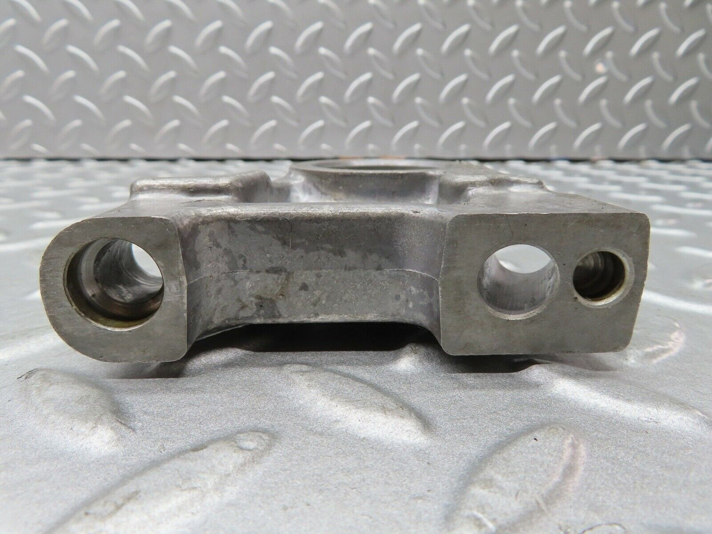 17722 Mercedes-Benz W116 450SEL Camshaft Tower Bearing 1160513310
