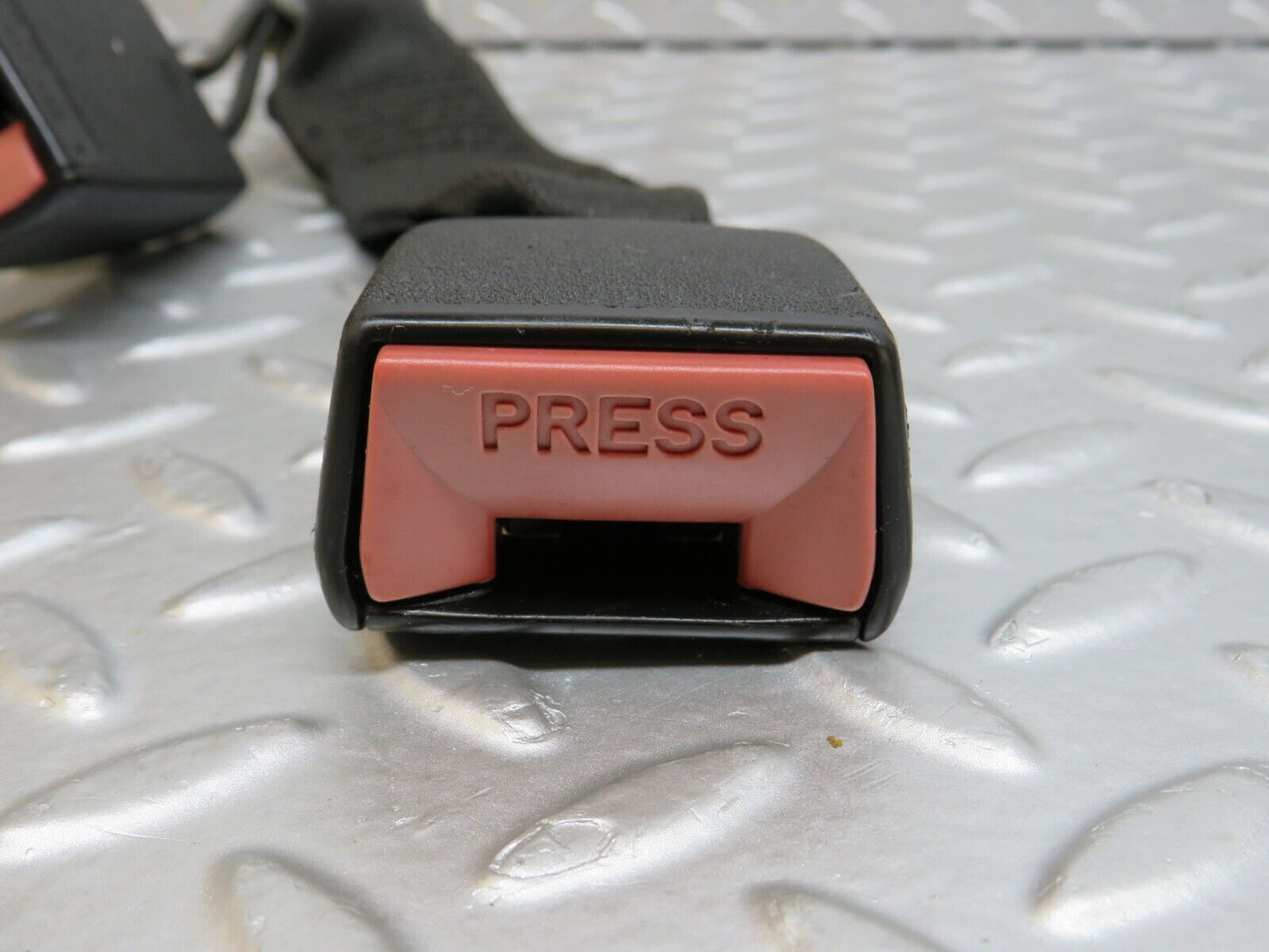 36758 Mercedes-Benz W201 190E 2.0L Rear Seat Belt & Buckle 1268601886 2018605685 2018606069