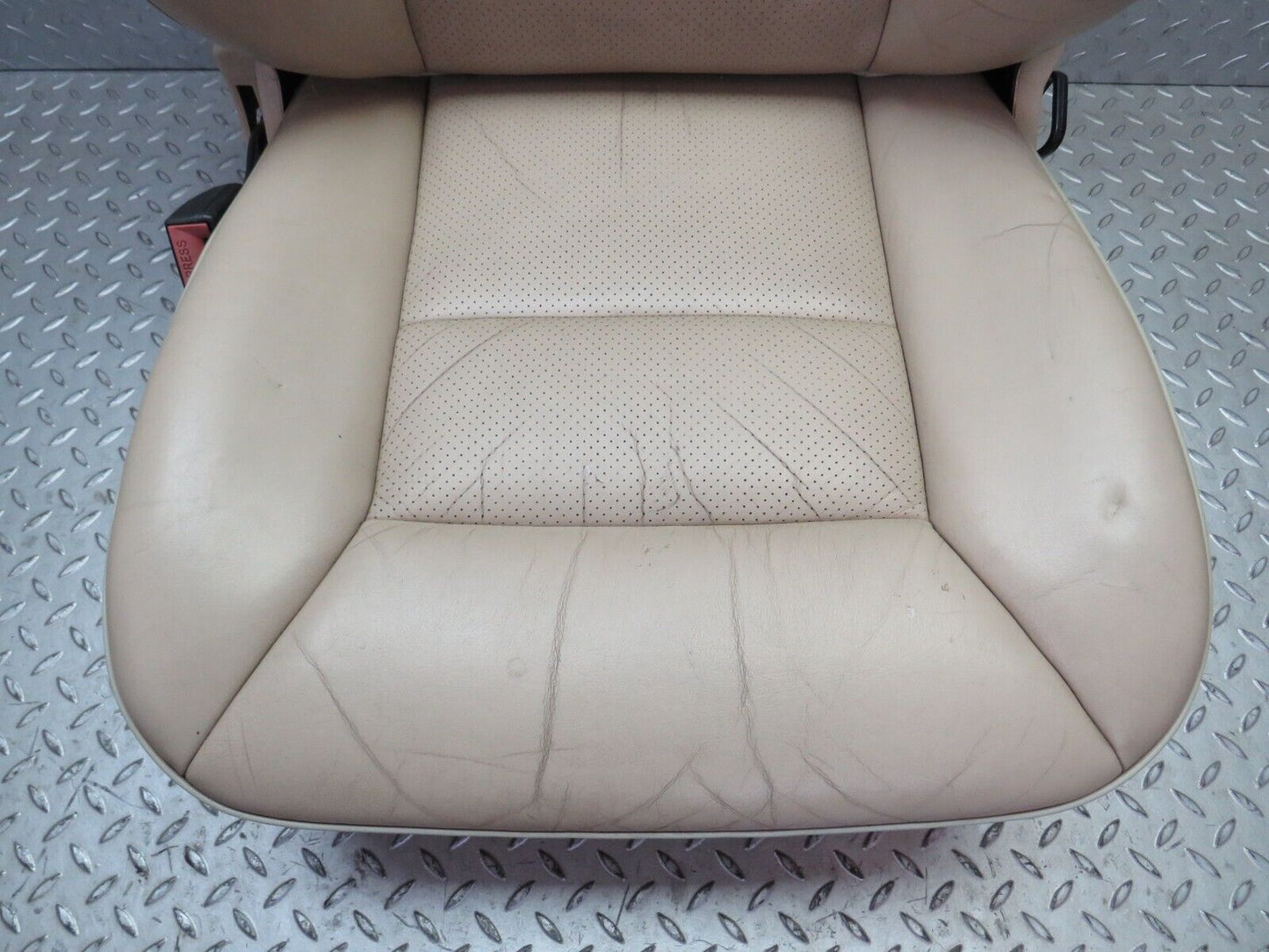 27712 Mercedes-Benz S124 300TE Wagon Front Left Passenger Seat Beige Leather