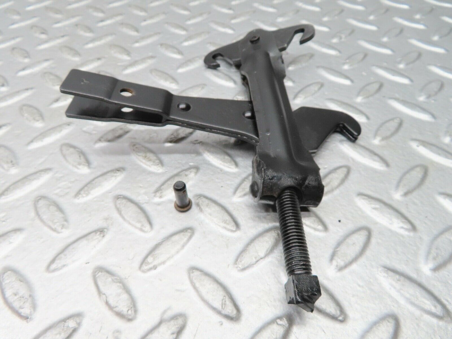 21026 Mercedes-Benz W114 250CE Coupe Handbrake Regulator