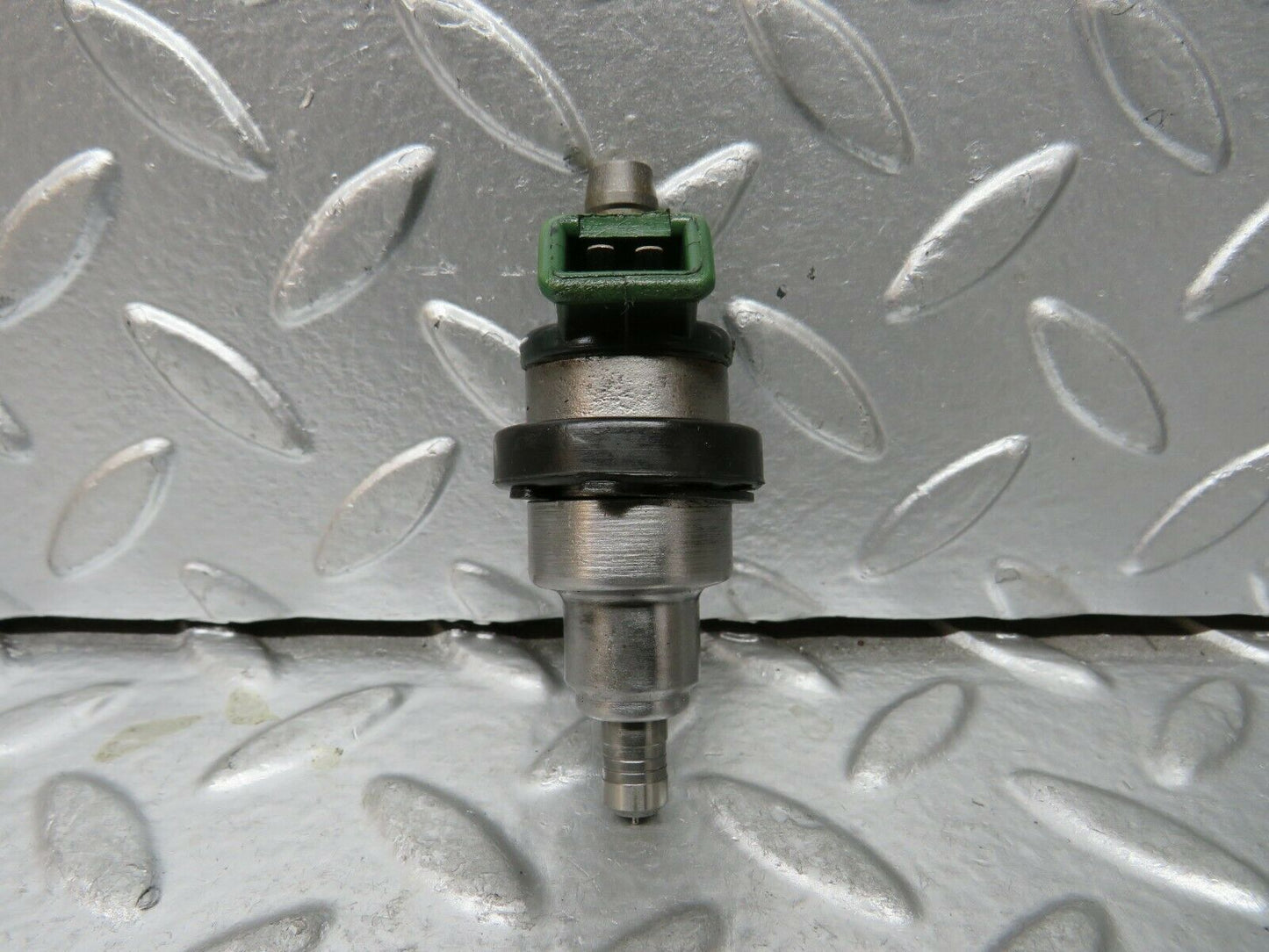 23667 Mercedes-Benz W114 280E Fuel Injector Bosch 0280150014