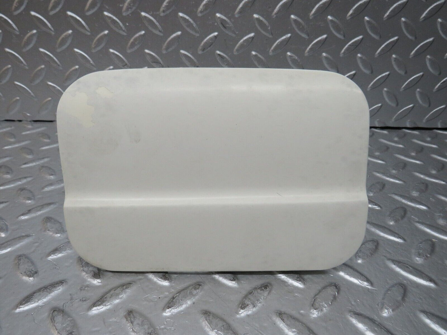 26819 Mercedes-Benz W123 240D Fuel Tank Flap Cap 1235840039