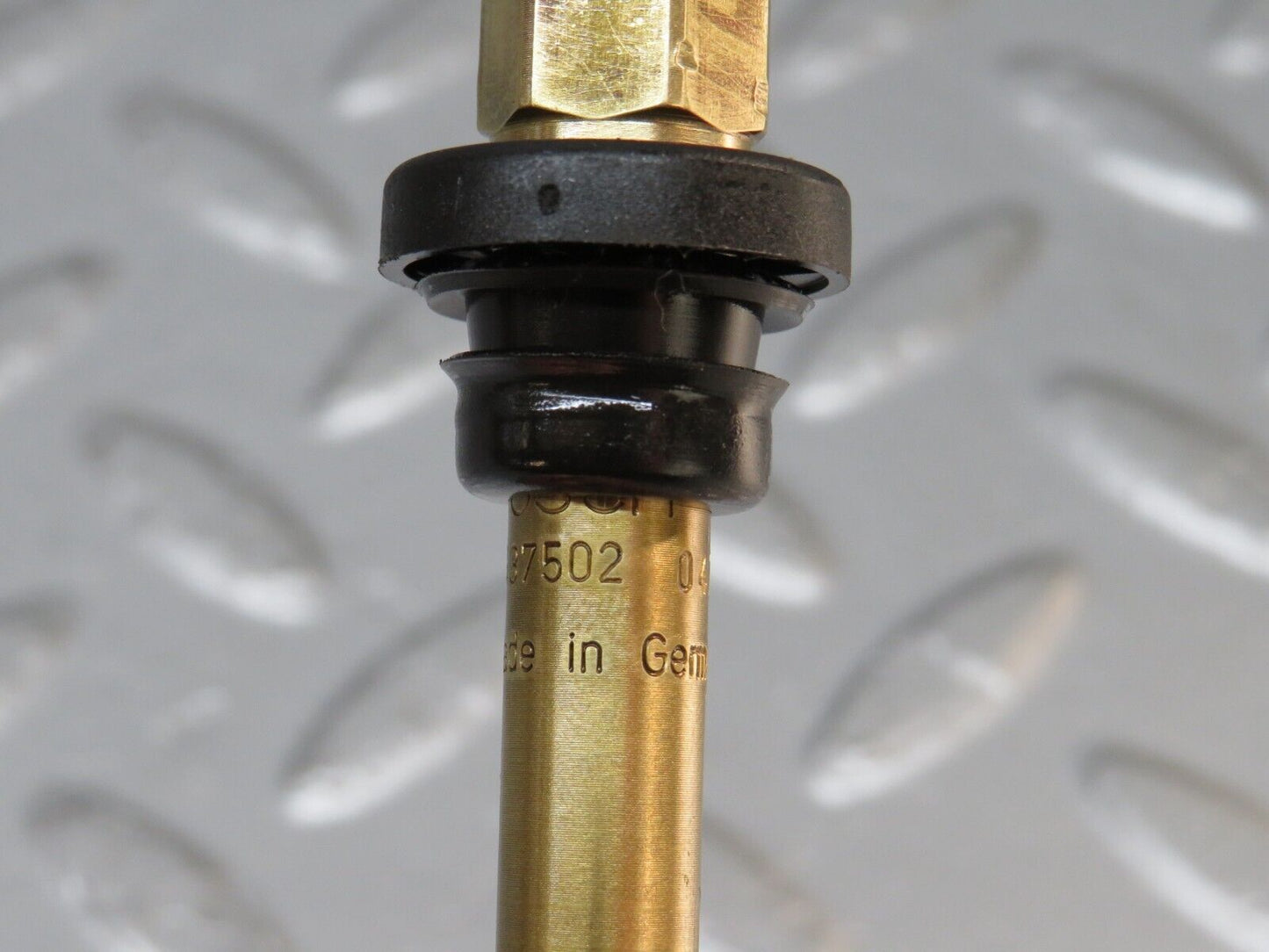 34476 Mercedes-Benz C126 380SEC Coupe Fuel Injector Bosch 0437502047