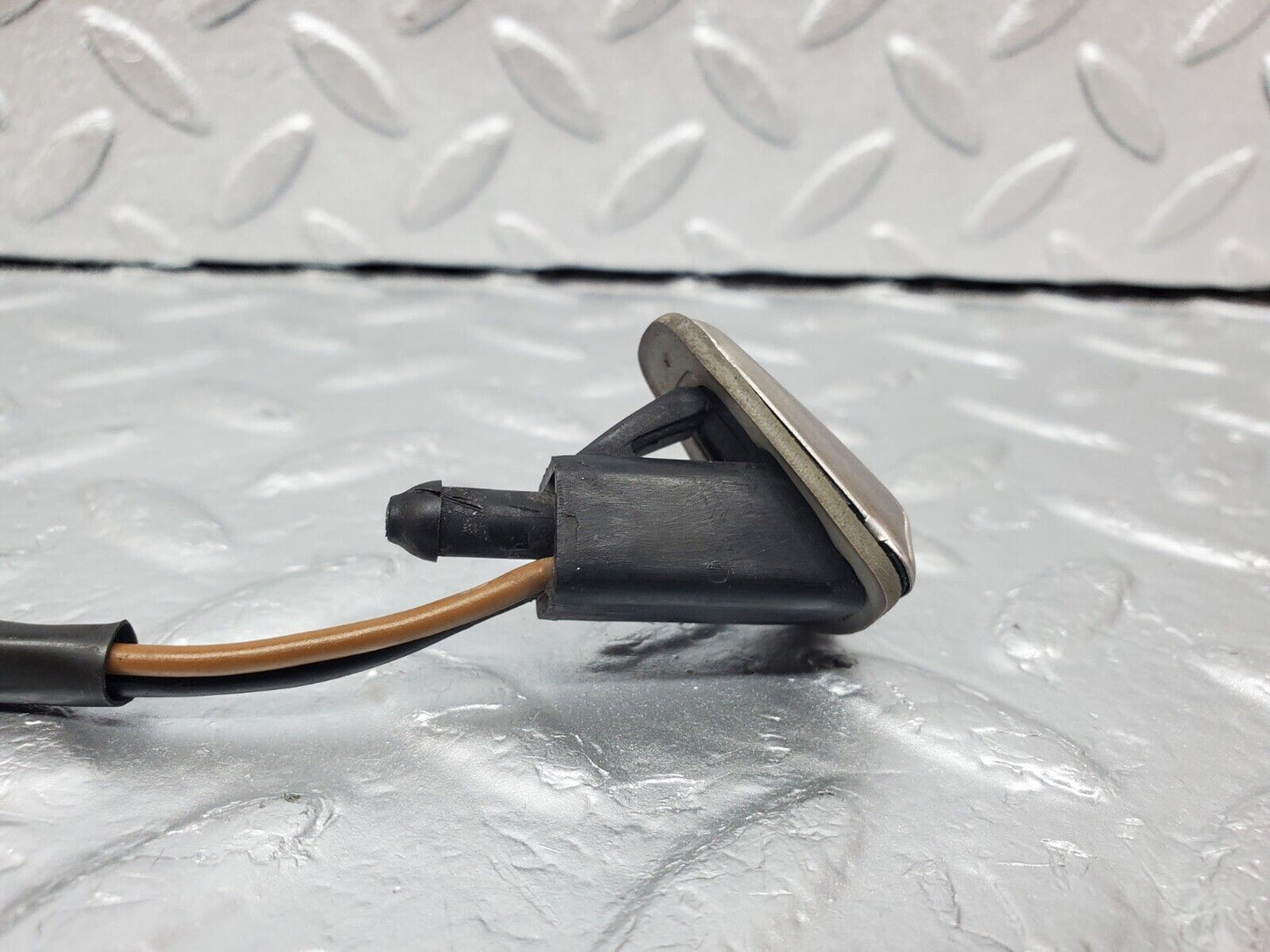 45730 Mercedes-Benz W126 420SE Windscreen Washer Nozzle