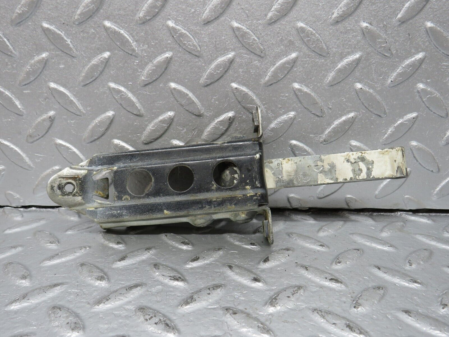 40591 Mercedes-Benz W123 300D Door Safety Check Strap