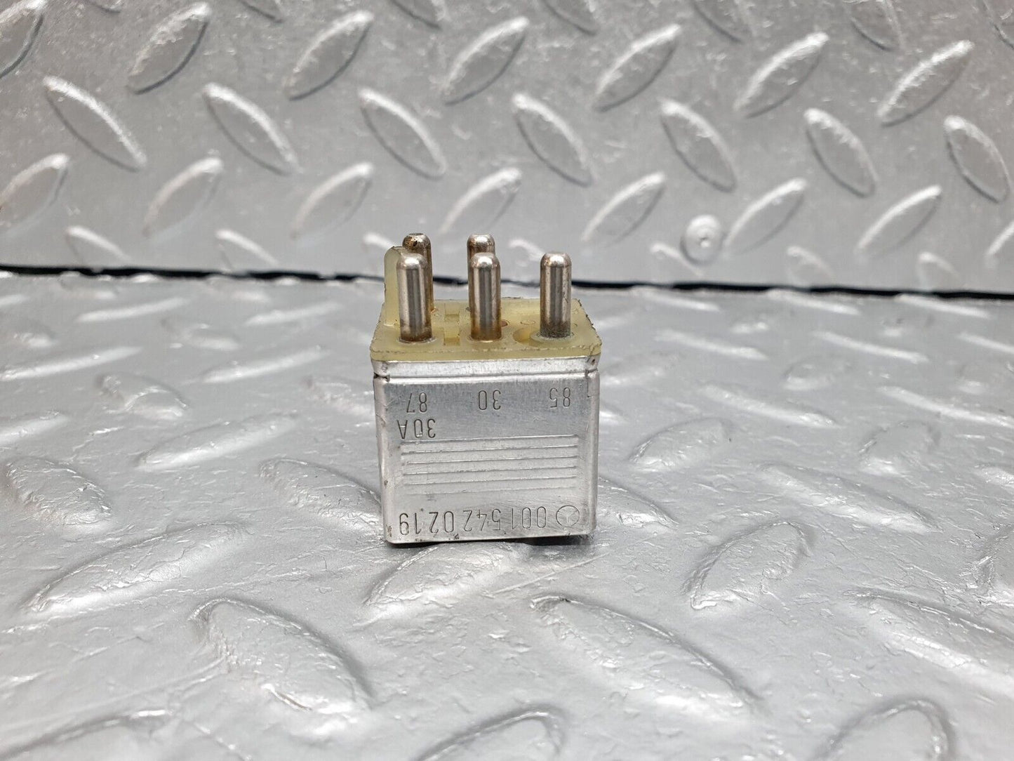 41642 Mercedes-Benz W124 200E Multi Purpose Relay 0015420219