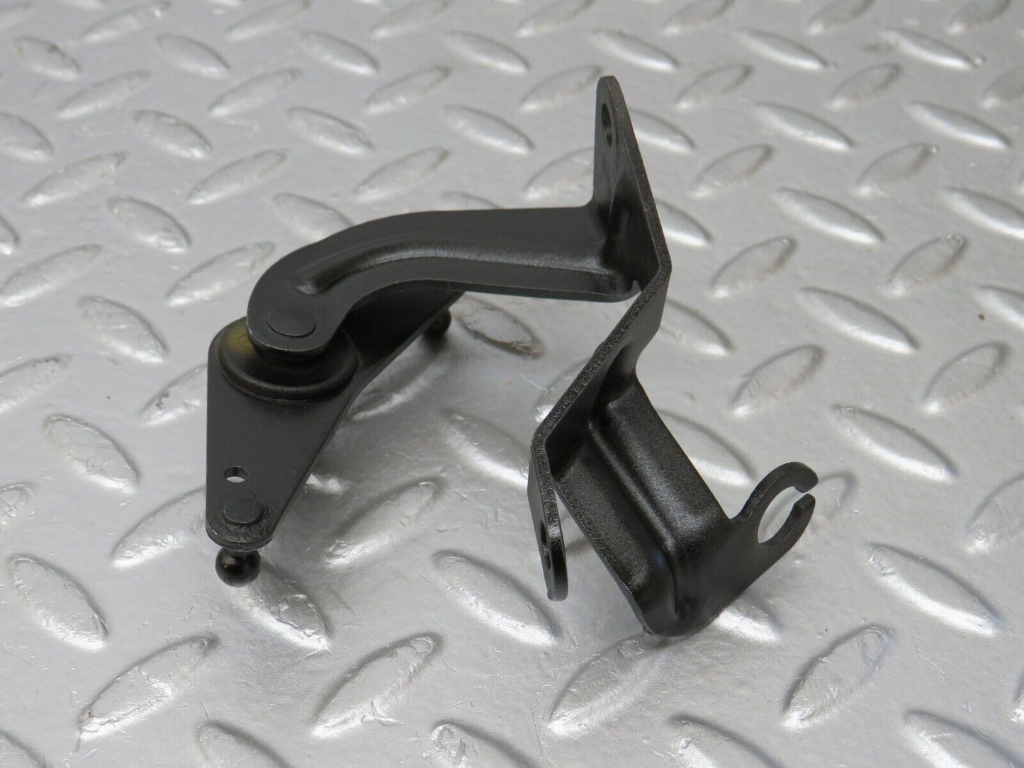 34586 Mercedes-Benz C126 380SEC Coupe Throttle Linkage