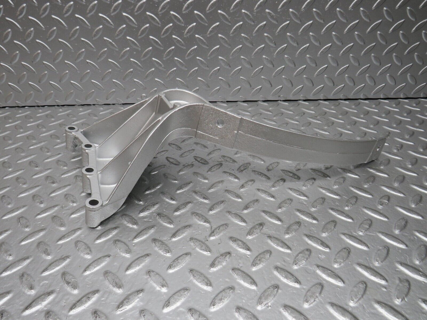 30146 Porsche 924 Exhaust Rear Silencer Bracket 477253243