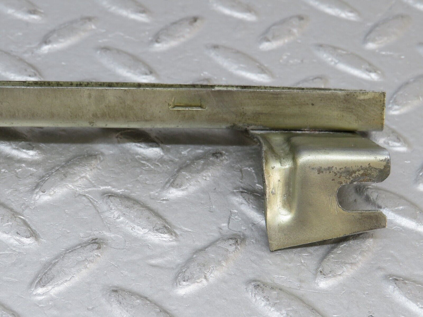 36012 Mercedes-Benz W126 420SE Rear Right Door Window Channel