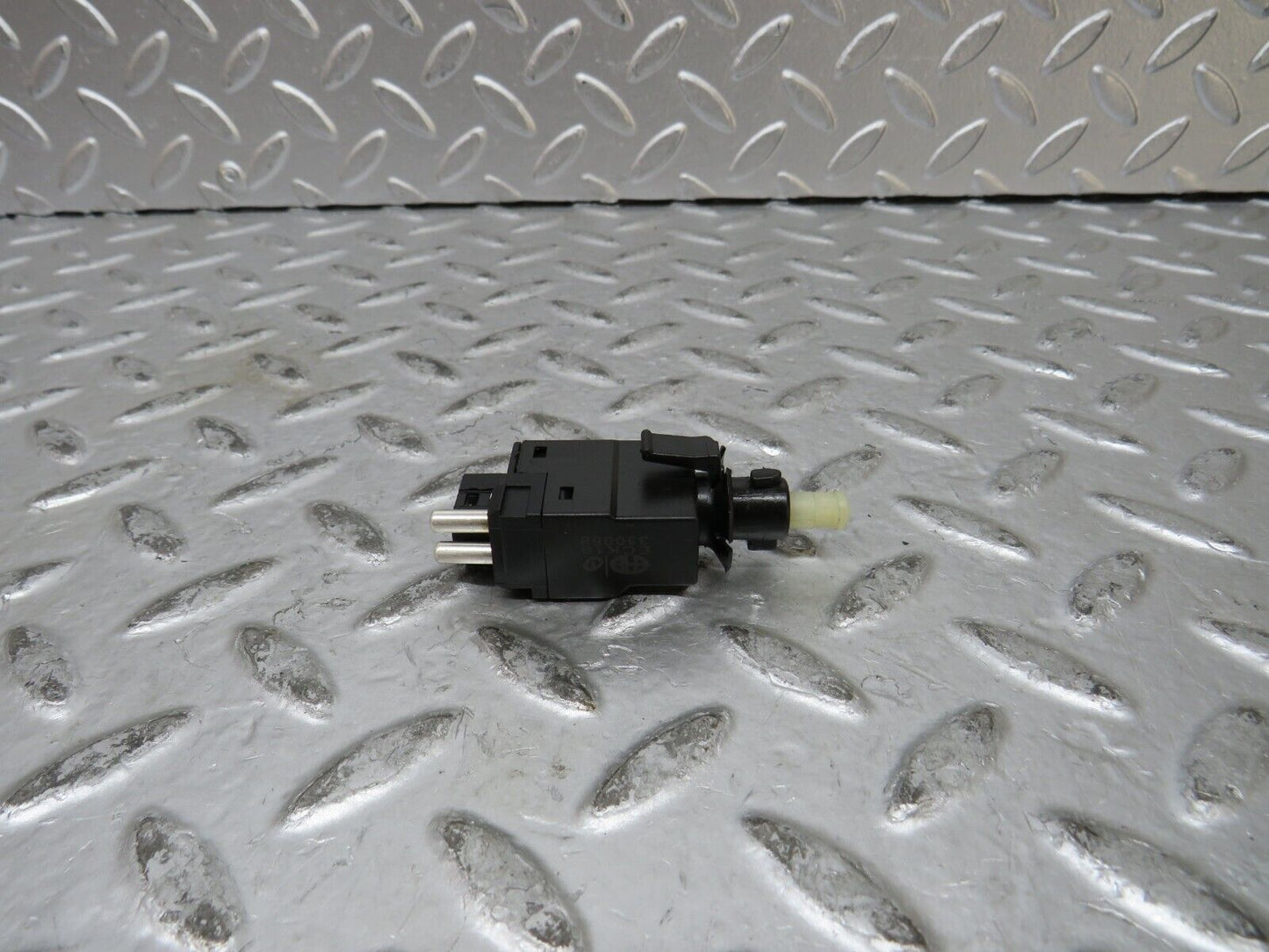 27698 Mercedes-Benz S124 300TE Wagon Brake Light Switch 0005457709