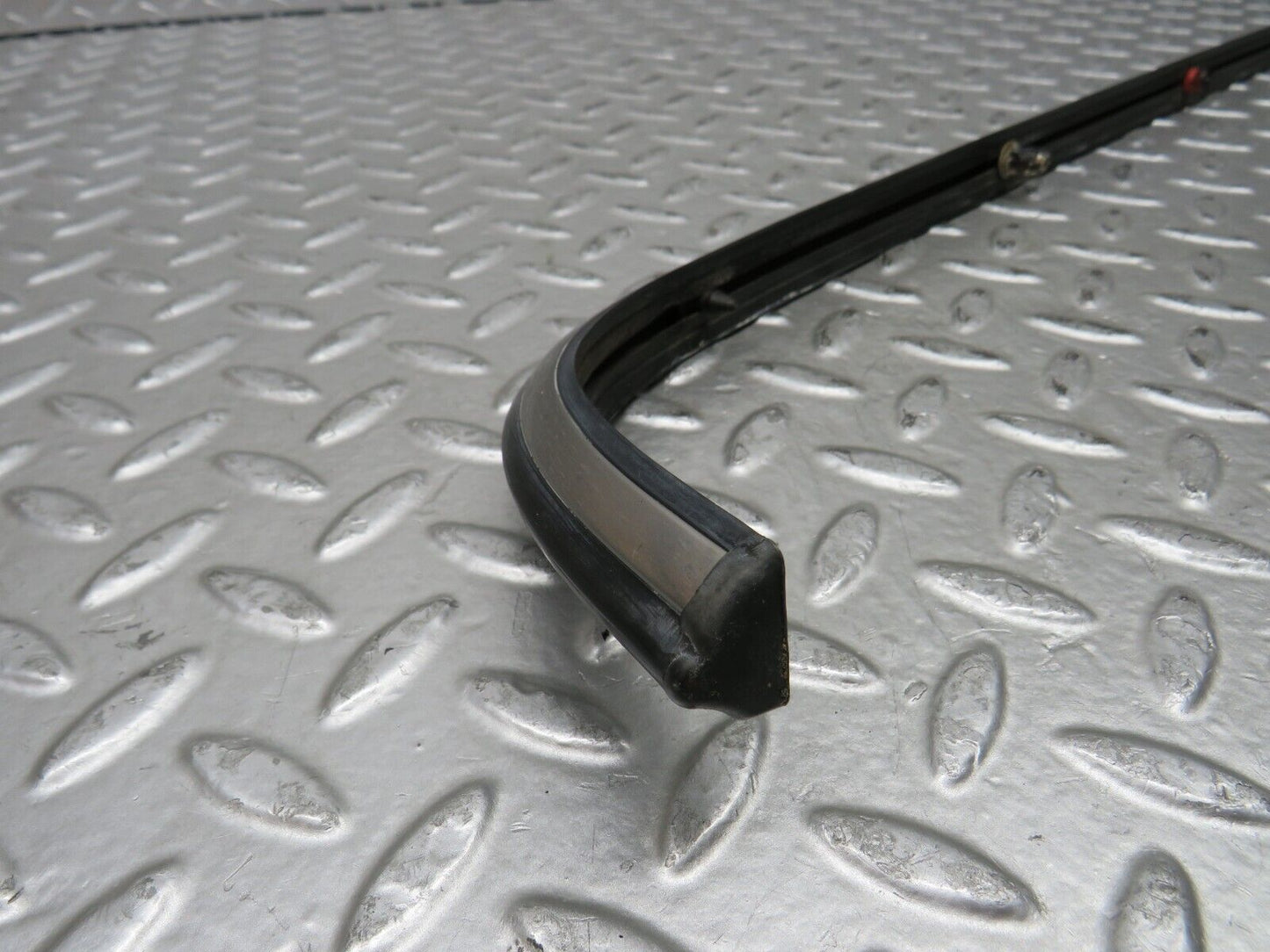 28621 Mercedes-Benz W123 280E Rear Left Fender Centre Moulding Trim