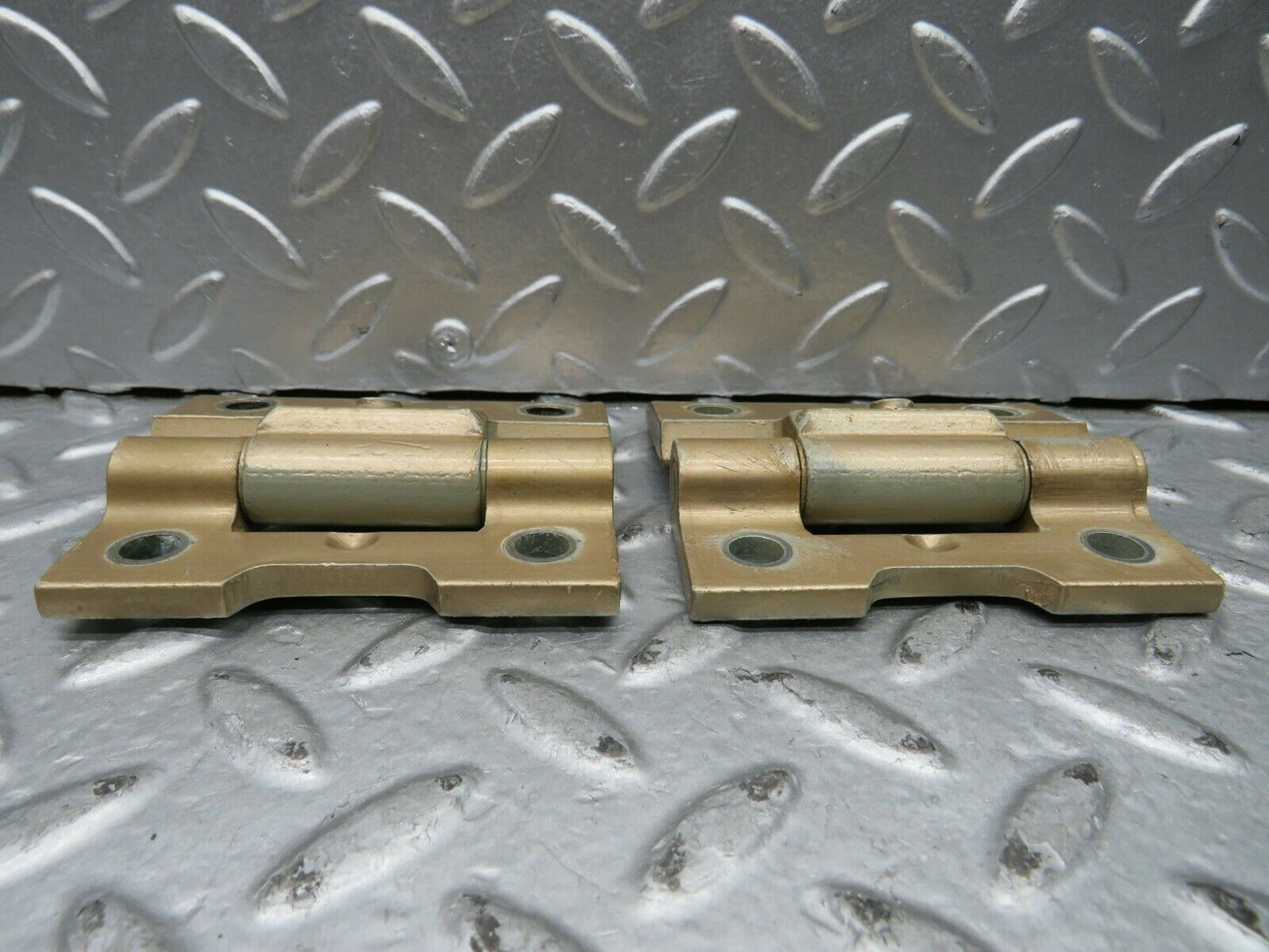 21963 Mercedes-Benz S123 280TE Wagon Left Door Hinges Pair