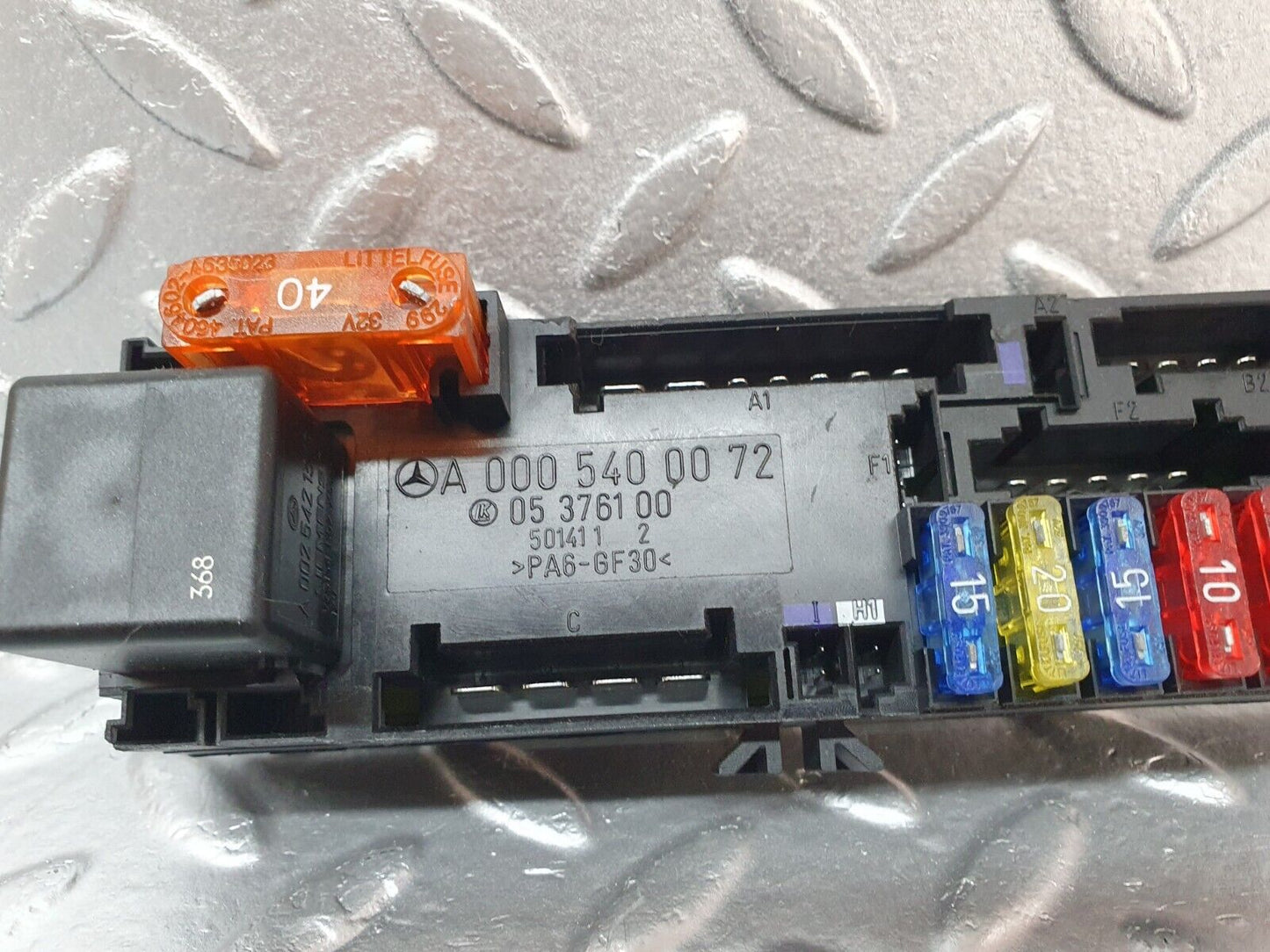 41898 Mercedes-Benz W202 C200 Fuse Box Relay Box 0005400072