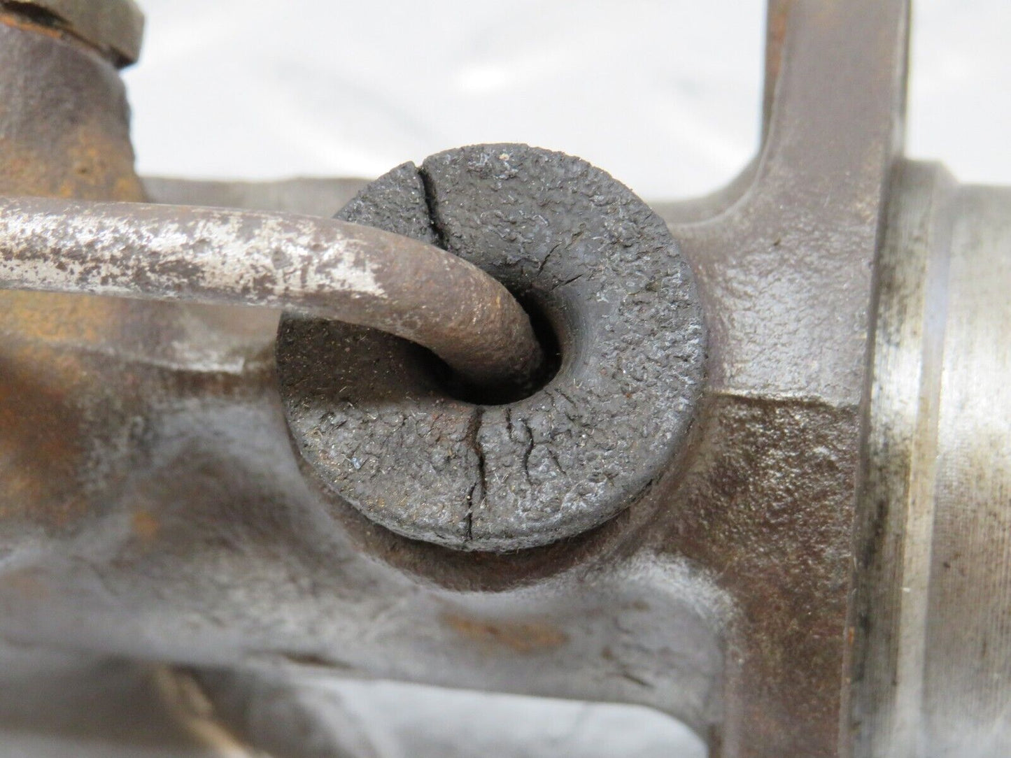35734 Mercedes-Benz W108 Brake Master Cylinder